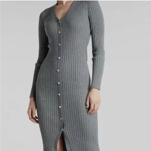 Ribbed jewel button front midi sweater dress in grey! Size XS